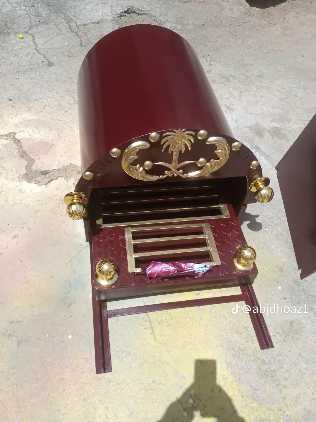 طاولة حديد في الرياض